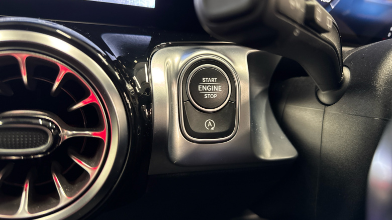 Mercedes-Benz GLB 200 AMG Line Premium 5dr 7G-Tronic Petrol Estate